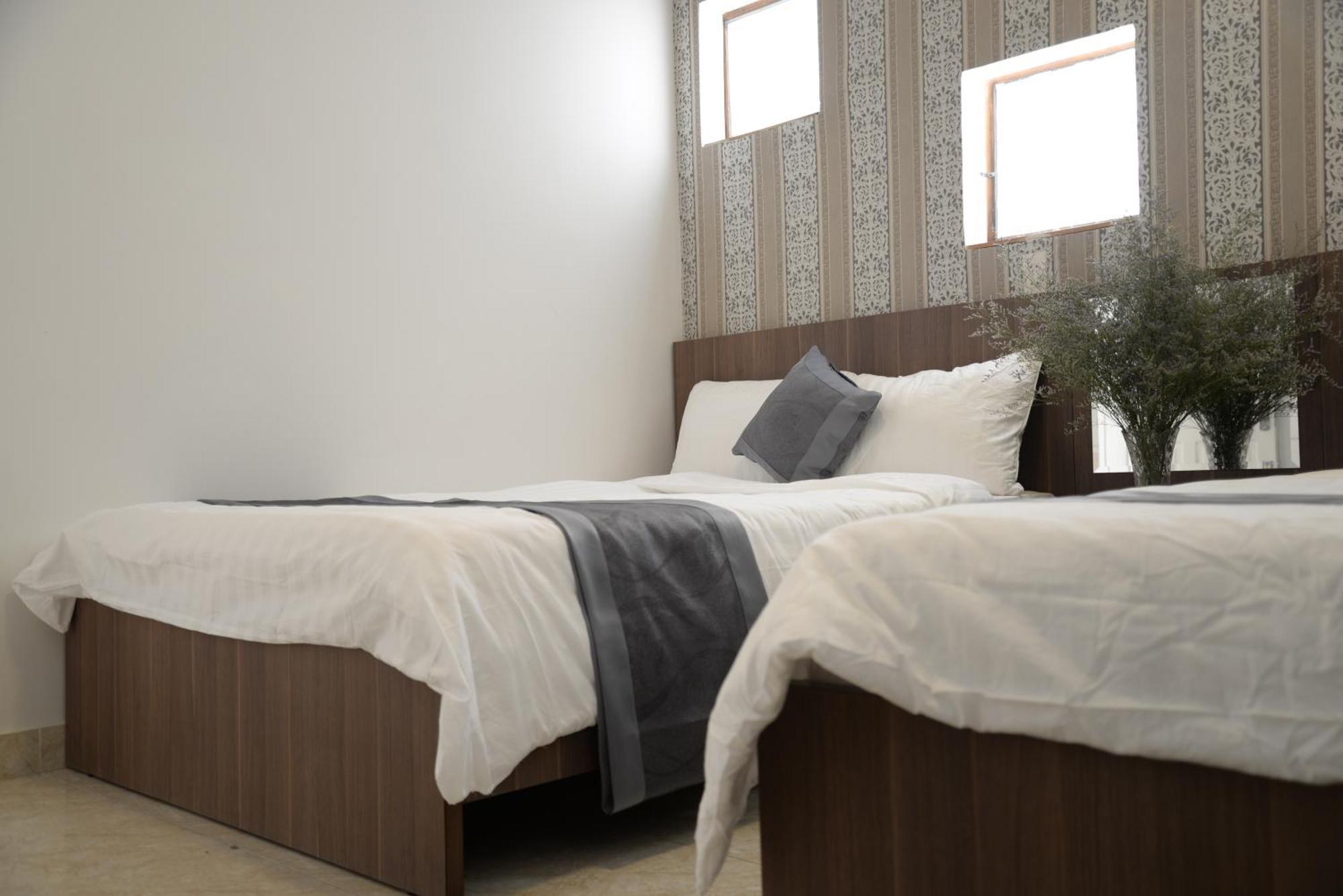 Amis Hotel دالات المظهر الخارجي الصورة