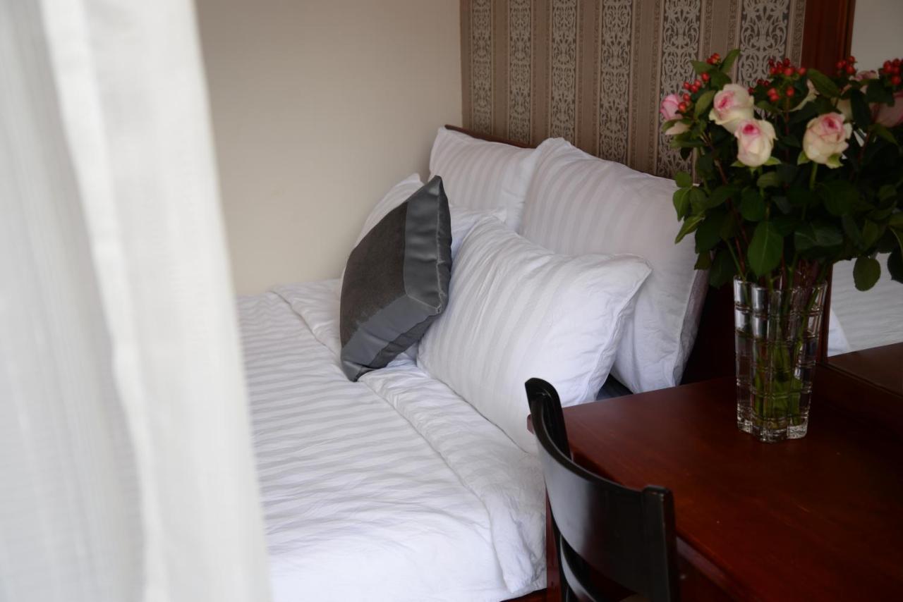 Amis Hotel دالات المظهر الخارجي الصورة